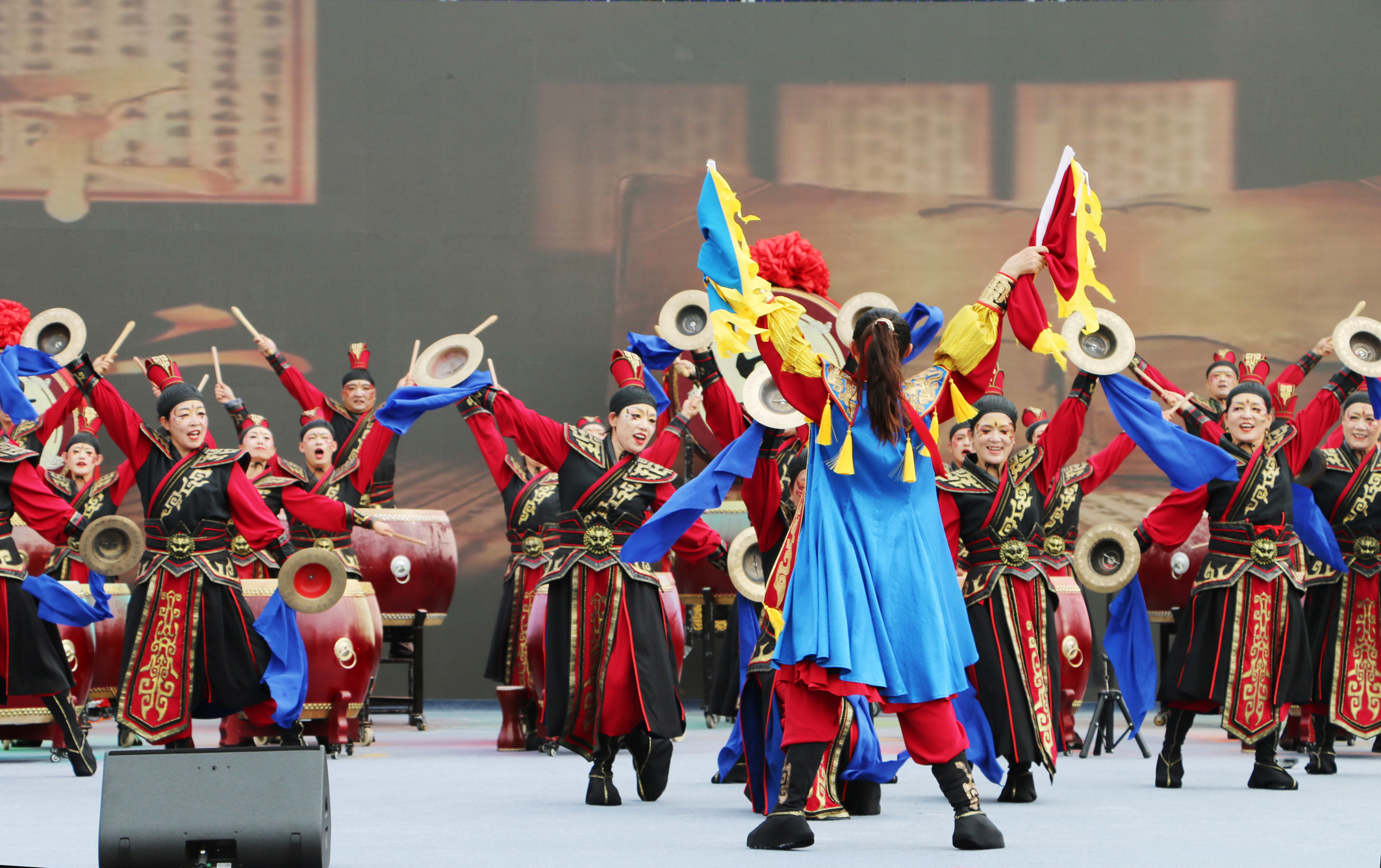 9《千年忠魂》交城县文化馆鼓乐队（吕梁）.jpg