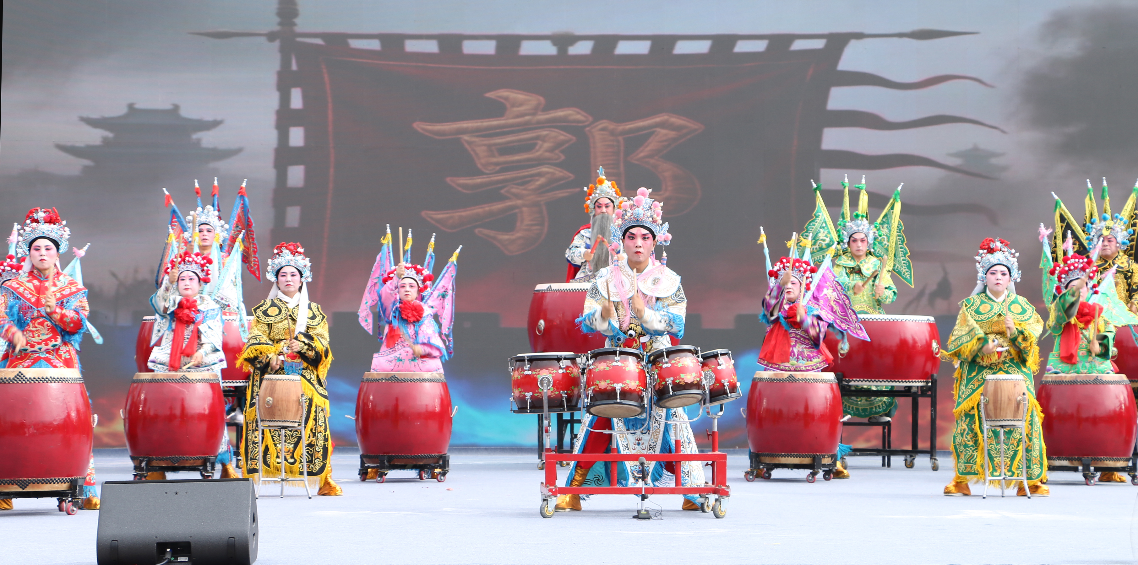 12情景锣鼓《郭子仪平乱 鼓震乾坤》汾阳市文化馆锦盛鼓乐团（吕梁）.jpg